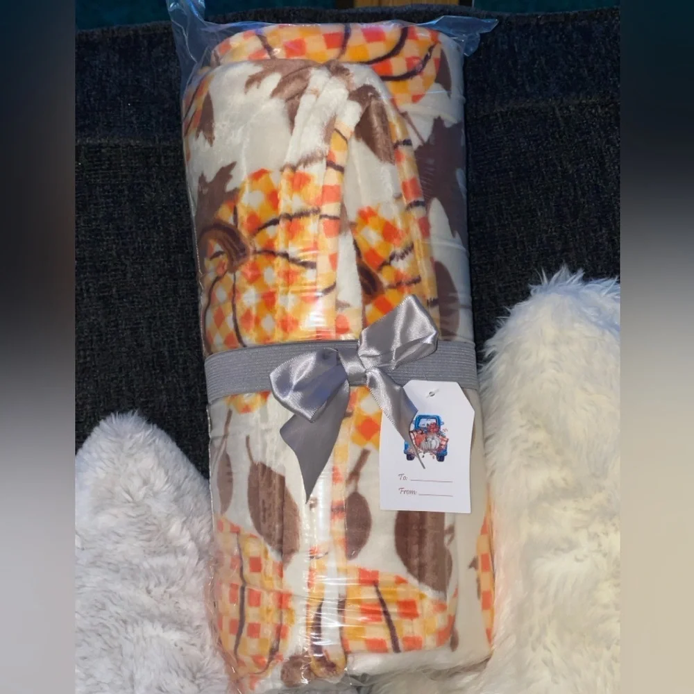 HAY & HARVEST Halloween & Harvest 60x80 Throw (Plaid Pumpkins)